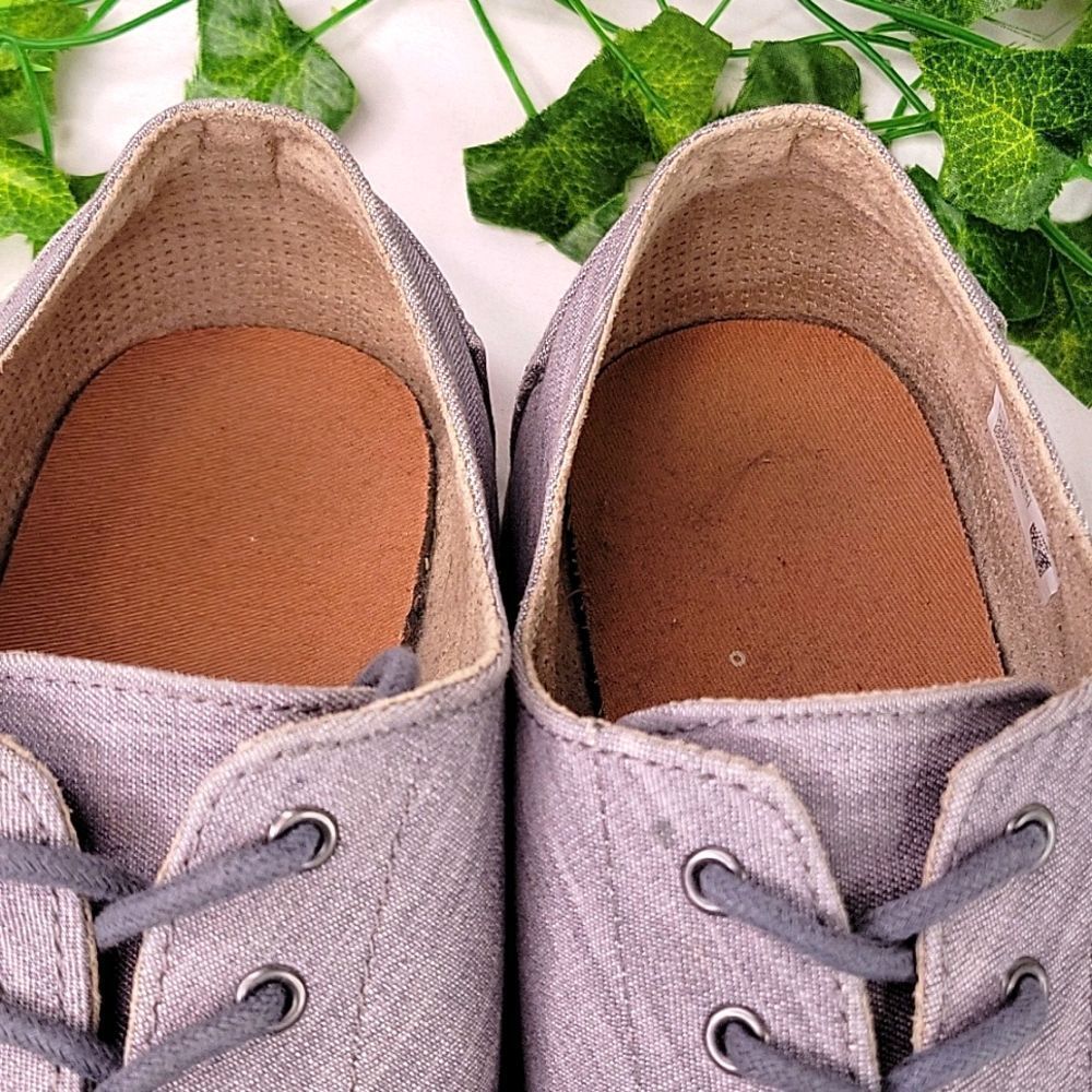 Toms. Gray Canvas. Lace Up Loafers. Size 13. - Picture 6 of 10